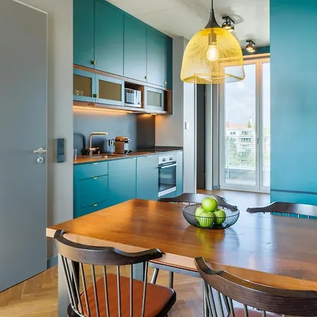 Downtown Mitte-wedding 4*