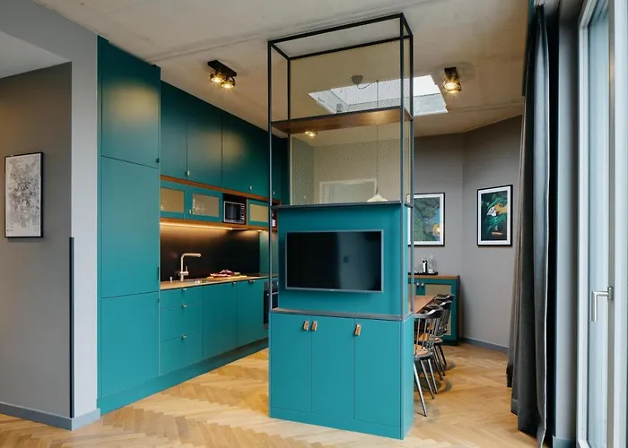 Downtown Mitte-wedding 4*