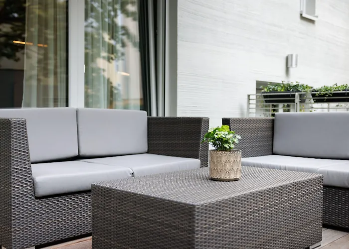 Downtown Mitte-wedding 4*