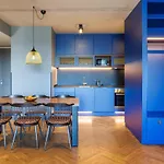 Downtown Mitte-wedding 4*