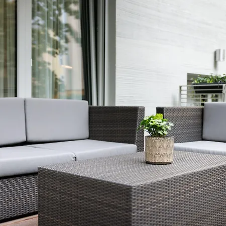 Downtown Mitte-wedding 4*