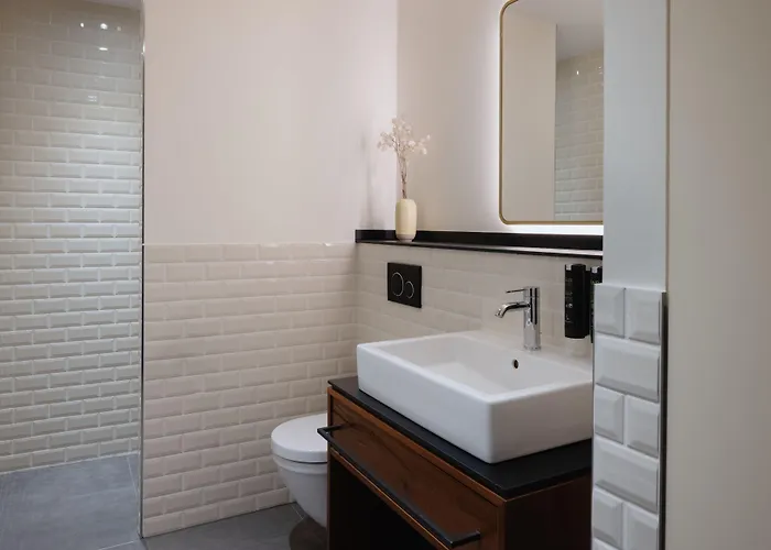 Downtown Mitte-wedding 4*