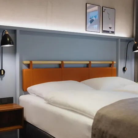 Aparthotel Downtown Mitte-wedding 4*