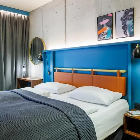 Downtown Mitte-wedding 4*