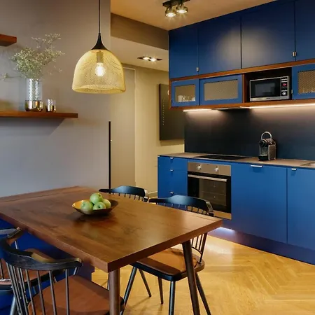 Aparthotel Downtown Mitte-wedding 4*