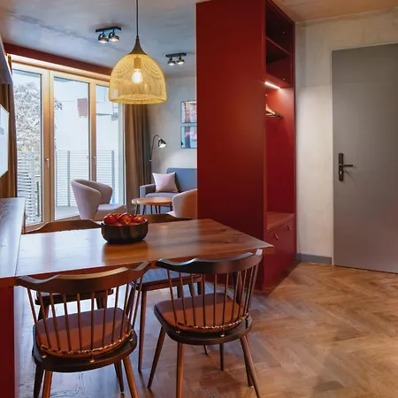 Downtown Mitte-wedding 4*