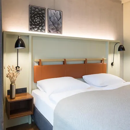 Downtown Mitte-wedding Aparthotel 4*