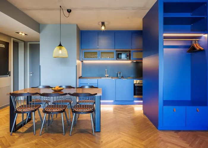 Downtown Mitte-wedding 4*