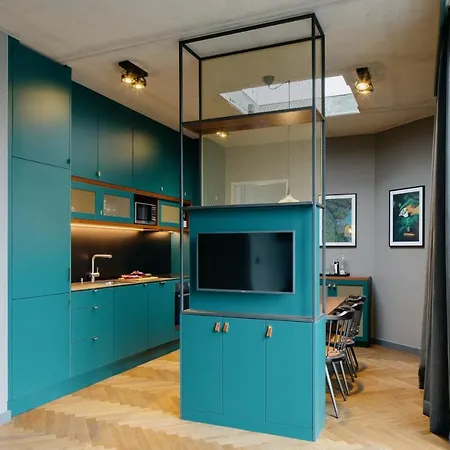 Downtown Mitte-wedding 4*